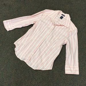 Gap Pink Button Up Top, Size Medium 🖤